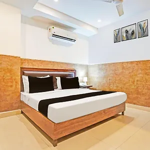**** Hotel Collection O Tilak Nagar Near Pacific Mall India